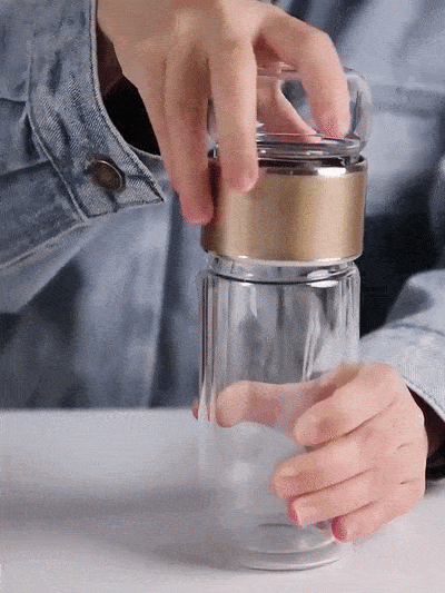 Botella con infusor de té